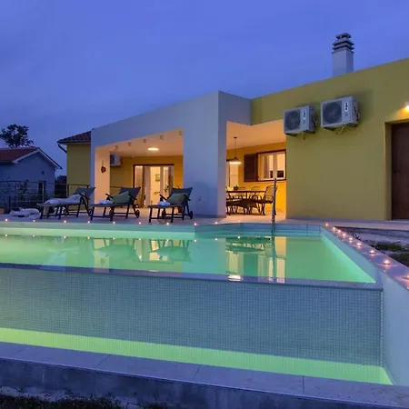 Charming Tartufo With Private Pool Near Pula *