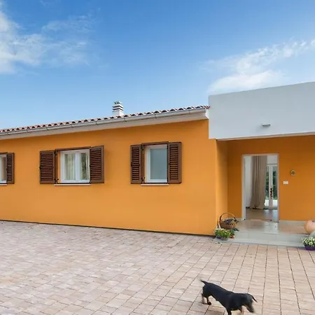 Charming Tartufo With Private Pool Near Pula *